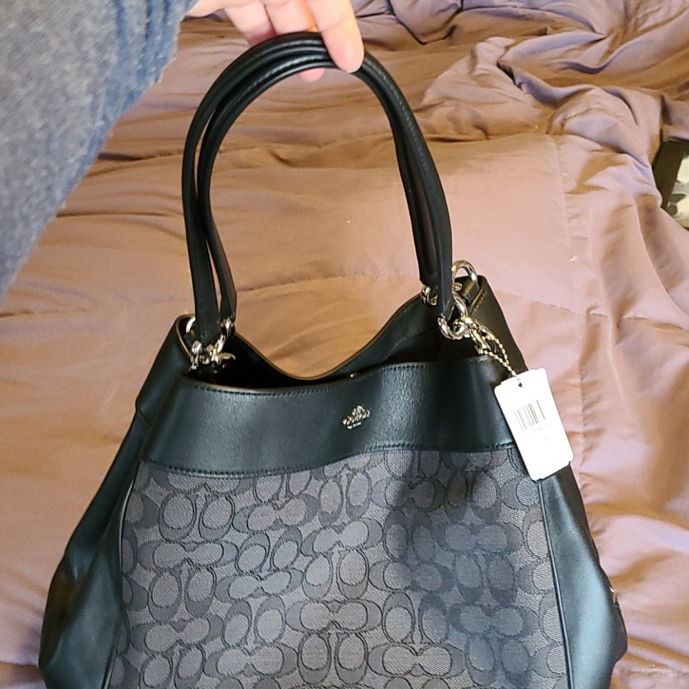 Coach purse - Picture 3 of 6